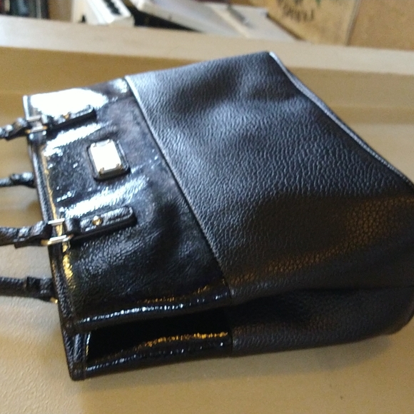 VGUC. Nine West black leather satchel. - Picture 4 of 12